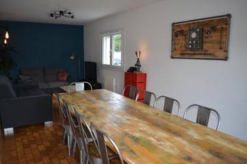 Gîte pour 10 personnes, avec vue ainsi que sauna et jardin à Rully