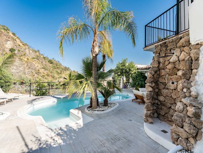 Casa de vacaciones para 16 personas, con piscina y terraza, Familias con niños en Casarabonela