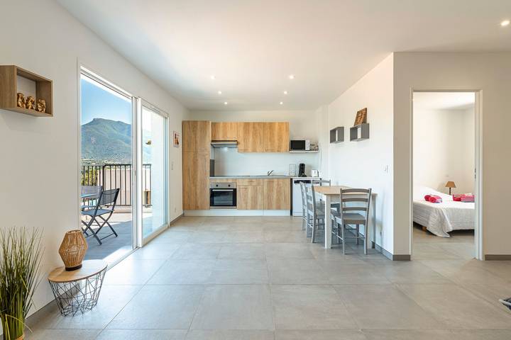 Gîte pour 4 personnes, avec jardin et terrasse, animaux acceptés à Eccica-Suarella - 2