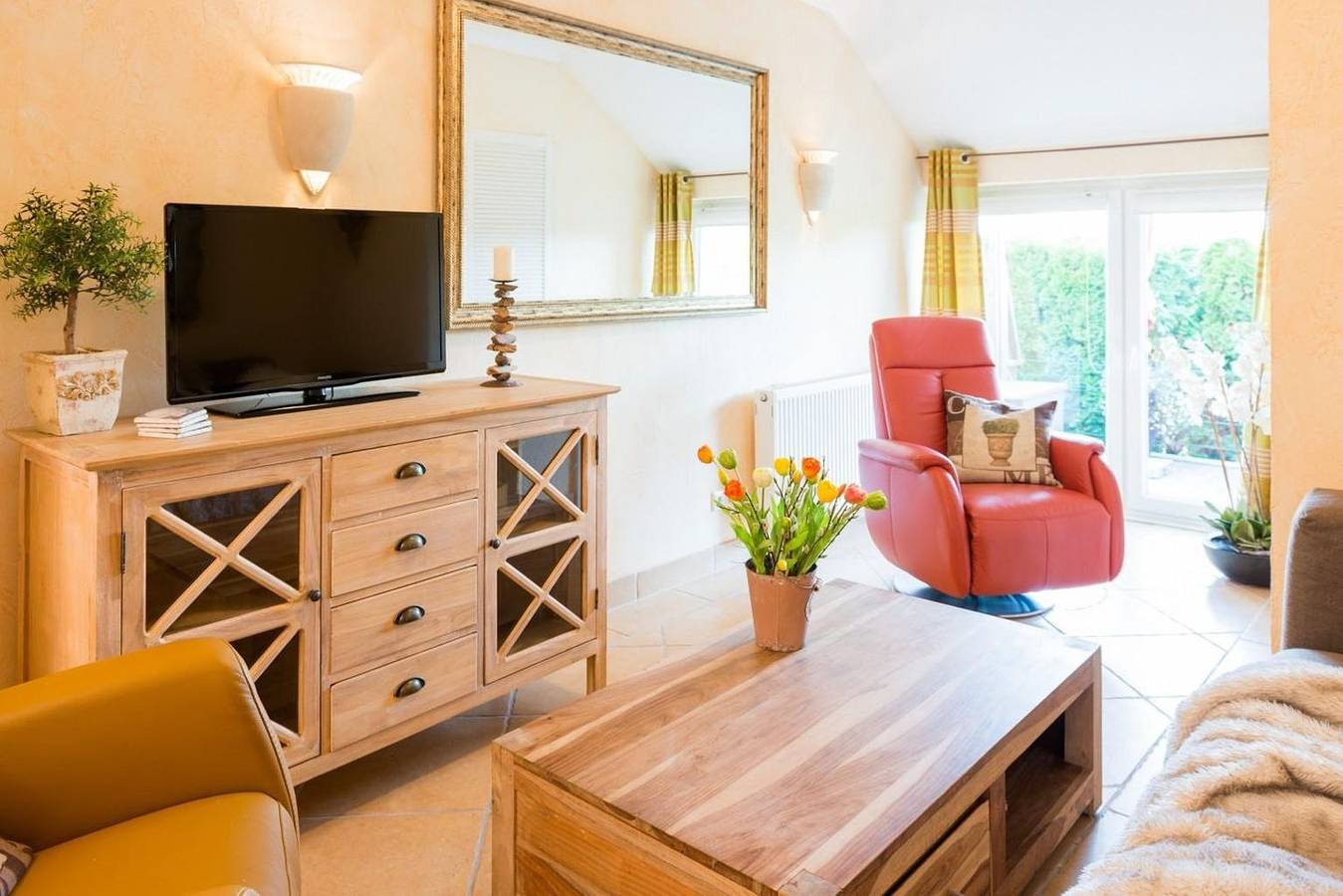 Ganze Wohnung, Landhaus Fewo Stranddüne Hunde willkommen 2 Bäder 2 Terrassen 50m zum Strand in Scharbeutz, Ostholstein