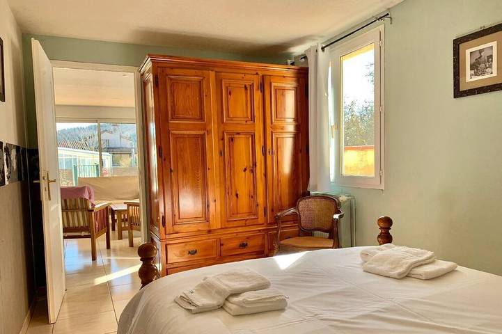 Gîte pour 8 personnes, avec terrasse et piscine, animaux acceptés à Saint-Géry - 4