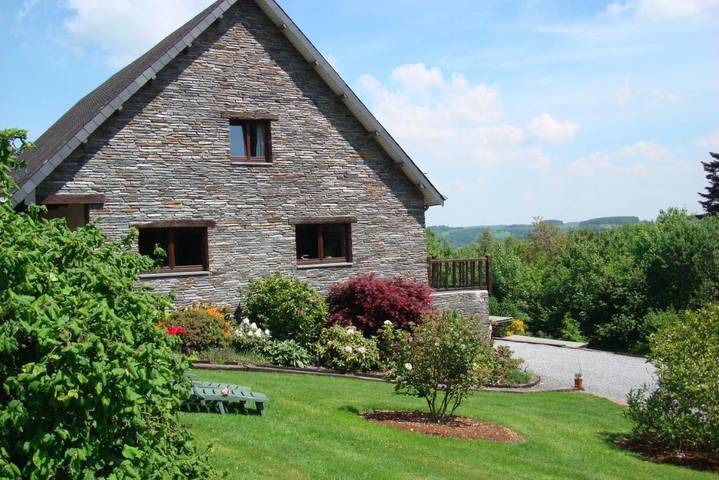 Maison de vacances pour 2 personnes, avec Balcon et Terrasse ainsi que Jardin et Vue à Bouillon