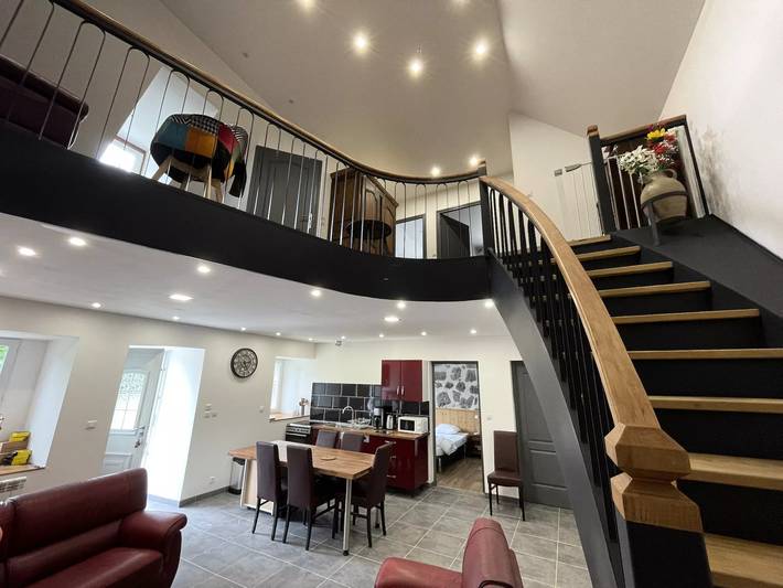 Location de vacances pour 8 personnes dans Cascade de Chambeuil