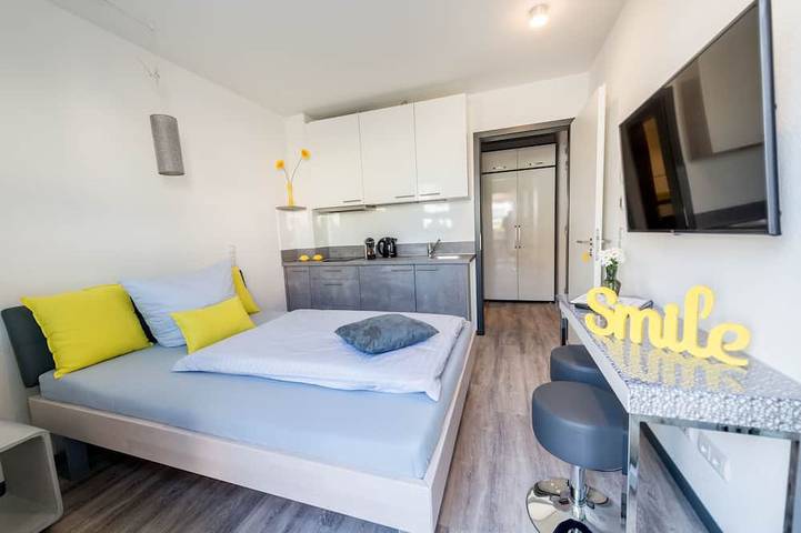 Ganze Wohnung, Feines Terrassen-Apartment (1-2 P.) mit Zitronenfeeling + gratis Parkplatz! in Bensheim, Bergstraße