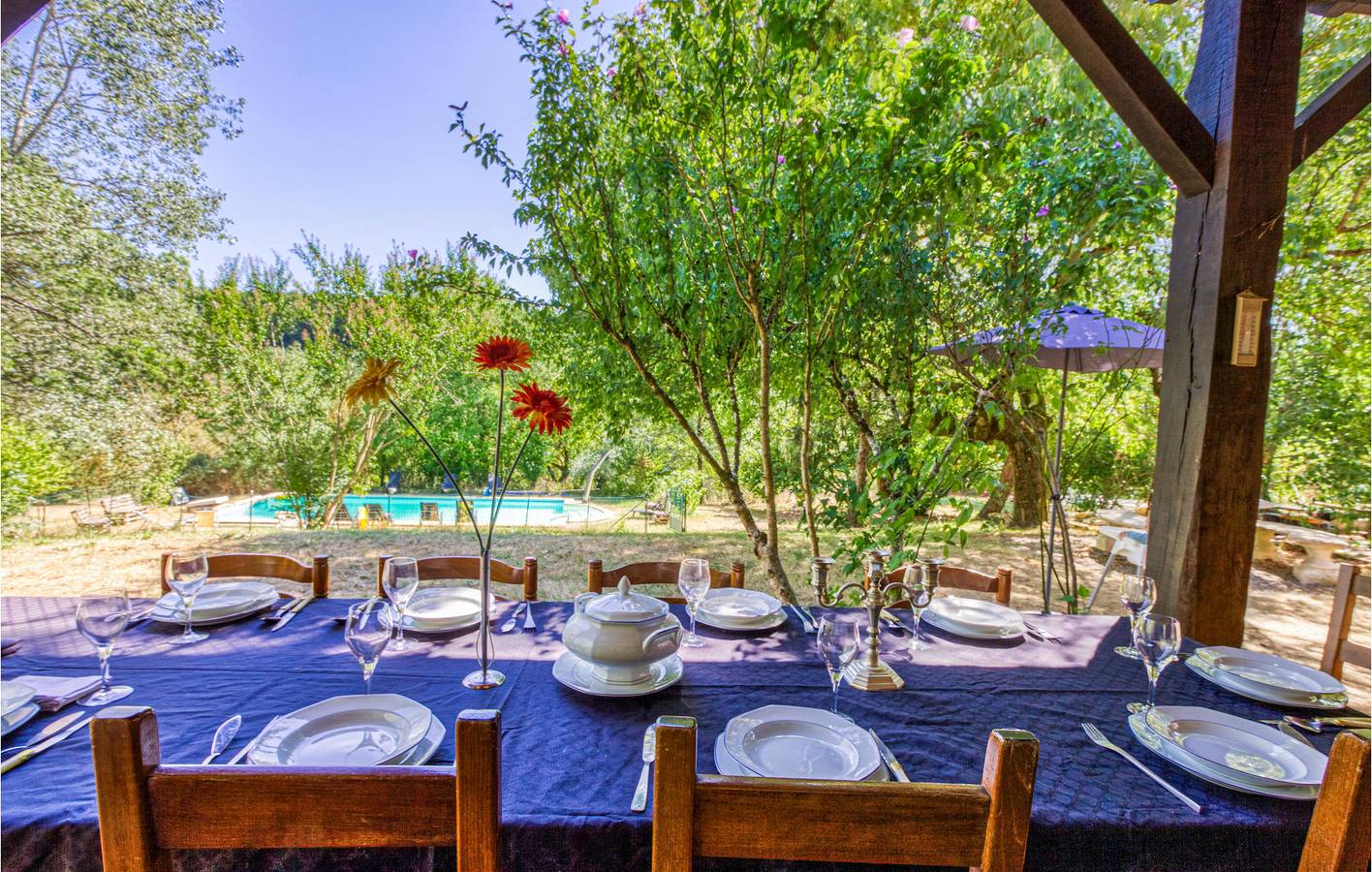 Montricoux Retreat: Apartment with Pool, Garden & Parking! in Montricoux, Tarn-et-Garonne