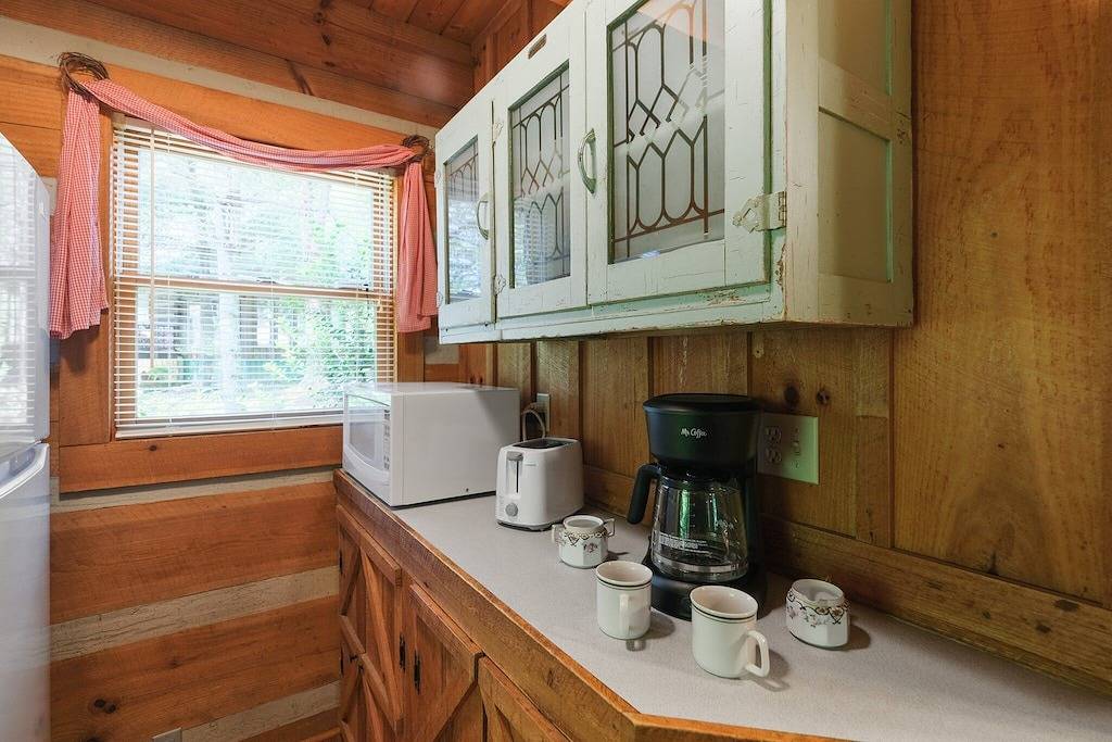 Deck, Jetted Tub, Wi-fi, Near National Park in Tuckaleechee, Blount County