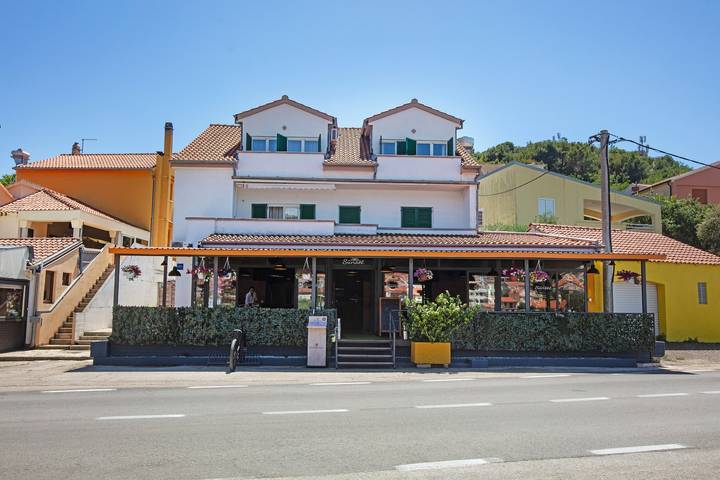 Ganze Wohnung, 1-Zimmer-Ferienwohnung mit Balkon und Meerblick Tisno (Murter) A-815-d in Tisno, Murter