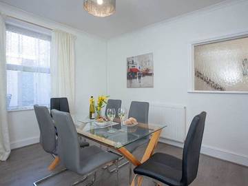 Holiday Home for 6 People in Torquay, Torbay, Photo 2