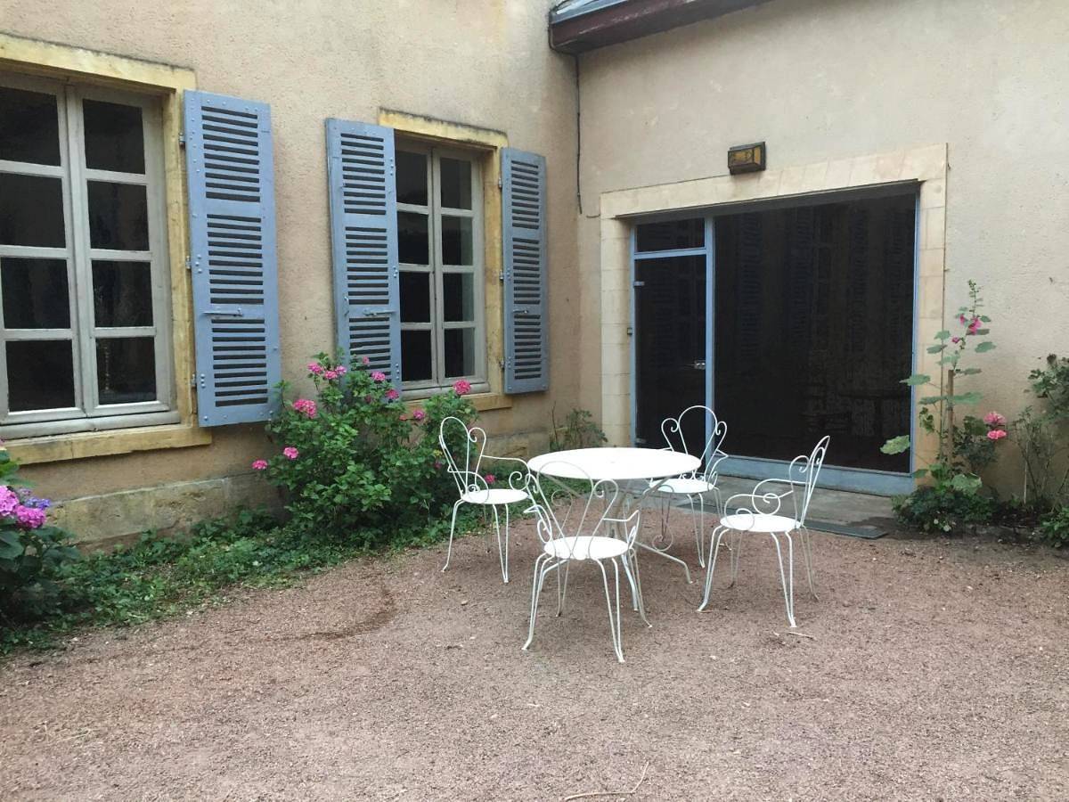 Double Room with Garden View in Charolles, Région de Charolles