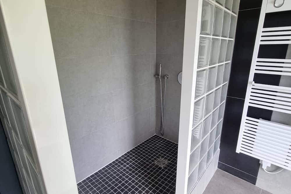 Maison magnifique 240 m2 avec piscine face au lac in Beaumont-de-Lomagne, Tarn-et-Garonne