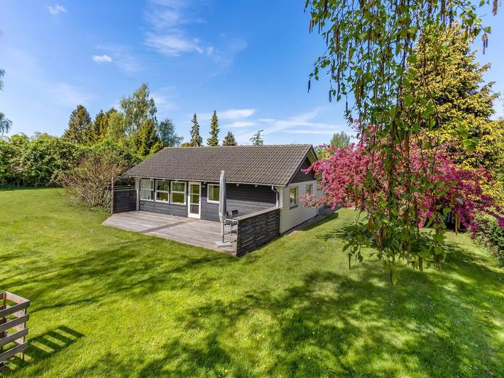 Ferienhaus für 6 Personen, mit Terrasse in Råbylille Strand