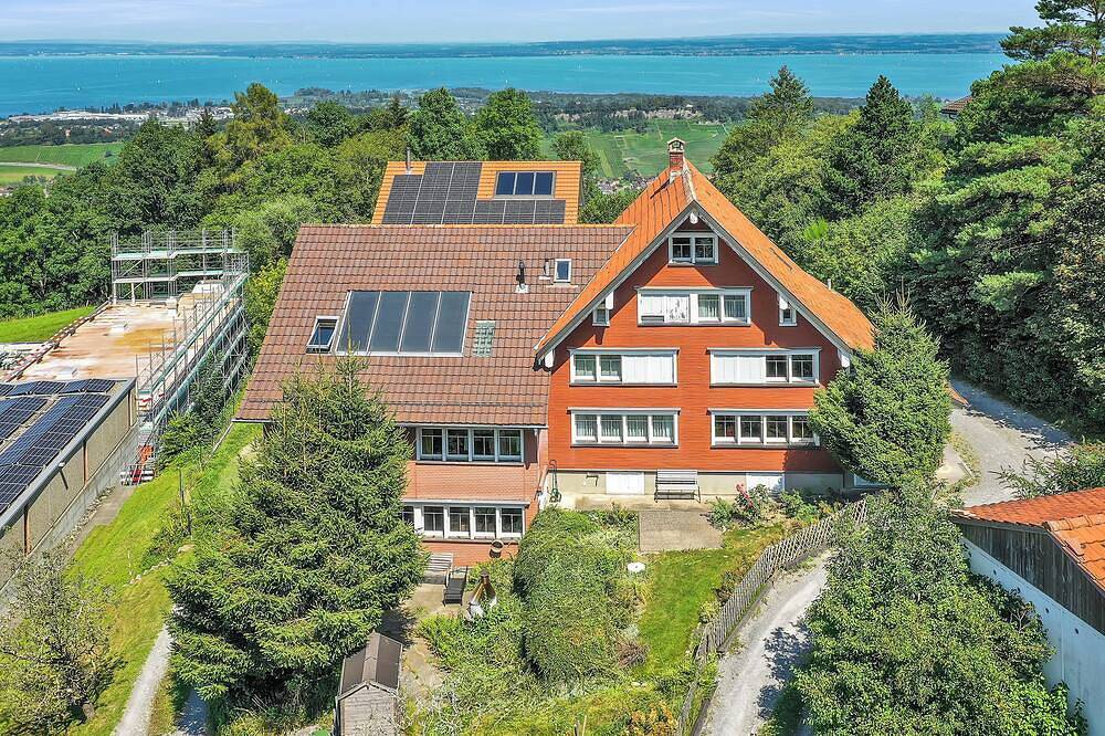 Ganze Wohnung, Traditionelles Appenzeller Haus mit atemberaubender Bodenseesicht in Wolfhalden, Vorderland