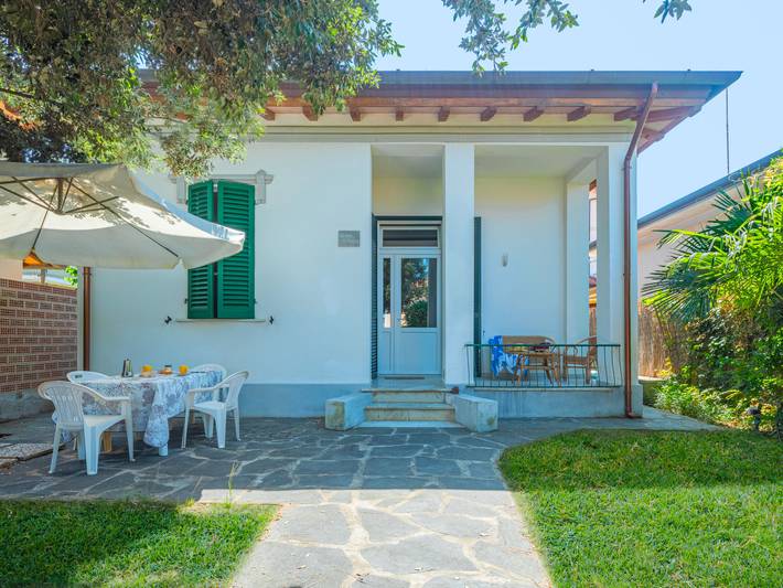 Casa vacanza per 6 persone, con Terrazza e Giardino a Pietrasanta