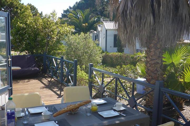 Camping pour 6 personnes, avec piscine et jardin à Vendres - 4