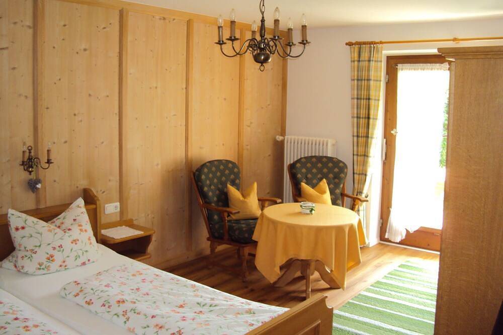 Doppelzimmer 25 qm Süd Parterre - Gästehaus Fischer in Rottach-Egern, Alpes Bávaros