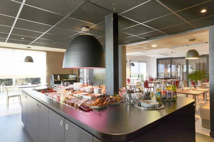 Hôtel pour 2 personnes, avec terrasse et jardin à Buchères - 3