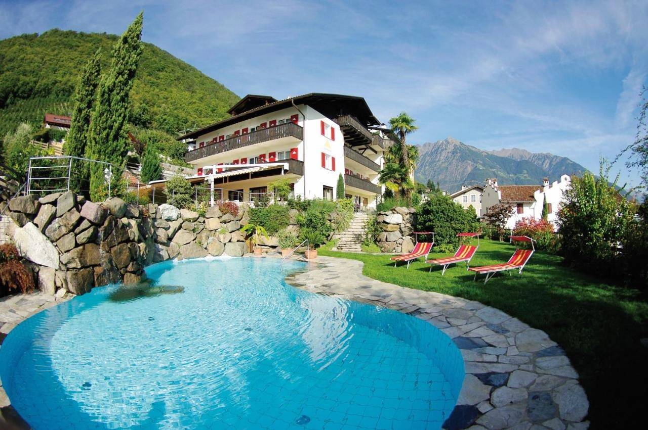 Apartment with Balcony in Marling, Massif de l'Ortles