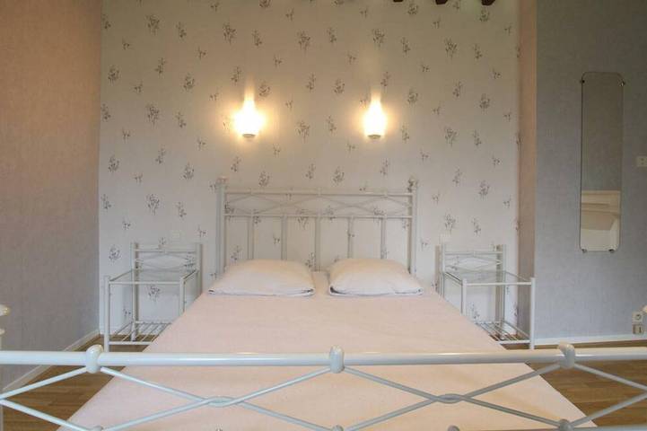 Gîte pour 4 personnes, avec jardin dans Sainte-Croix-Hague - 3