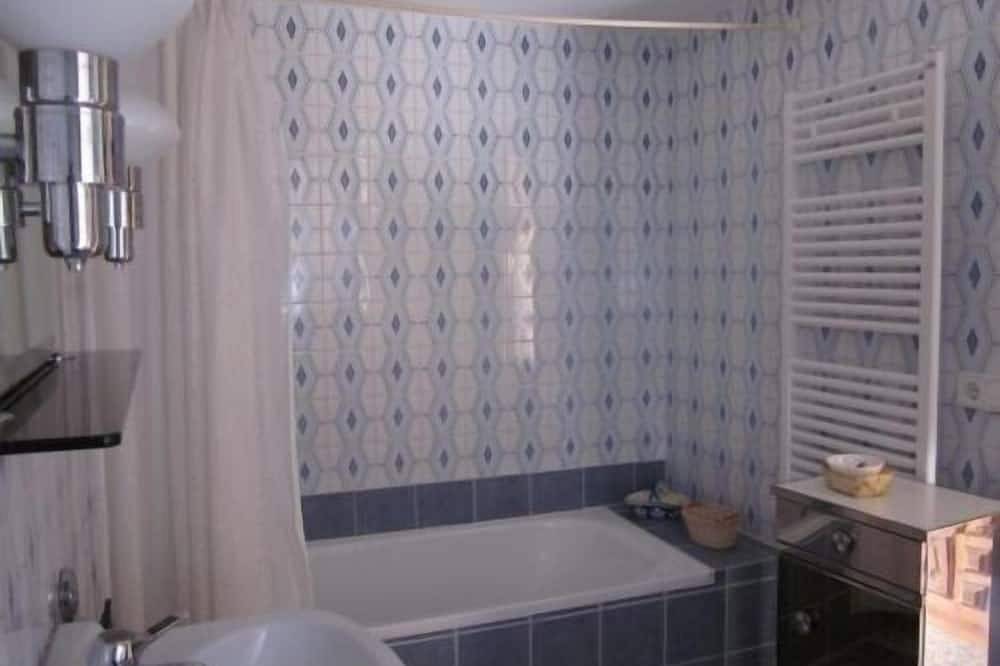 Rural Ideal Pour Famille Logement Ogrupo 6 0 8 Personnes in El Grado, Pyrénées Aragonaises