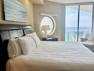 Vacation Apartment for 6 Guests in Miramar Beach, Emerald Coast, Picture 1