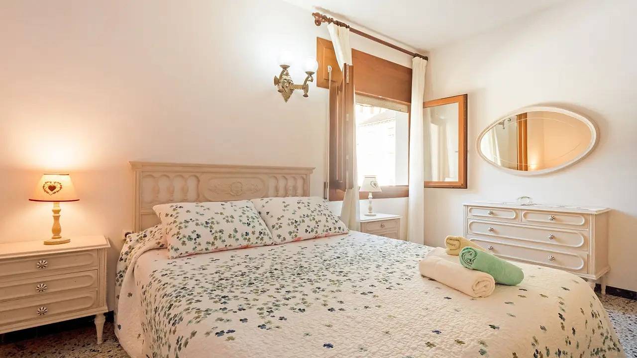 Apartamento vacacional entero, Apartamento de vacaciones para 5 personas con balcón in Boí, Valle de Bohí