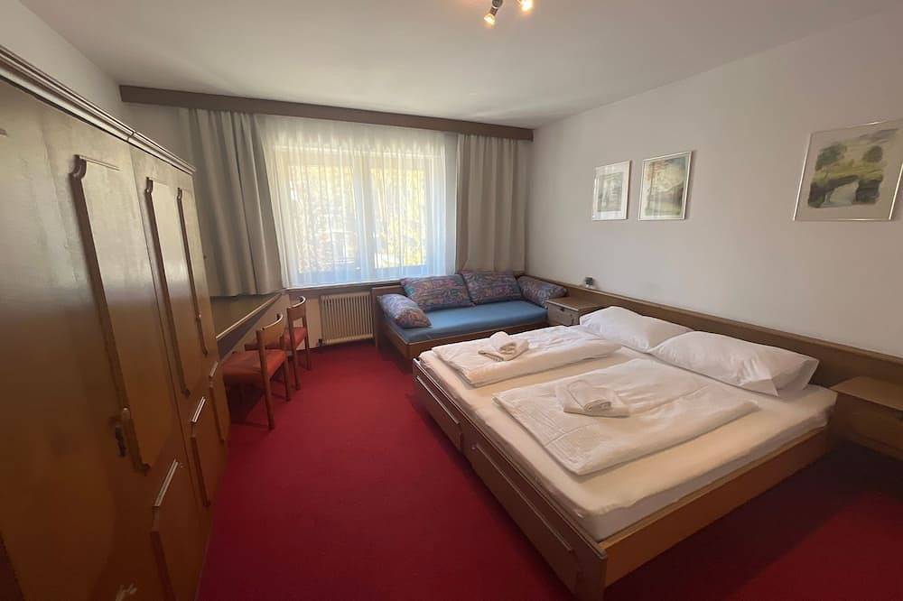 Zimmer 17 / 3Bett ohne Balkon - Pension Alpina in Obsteig, Bezirk Imst