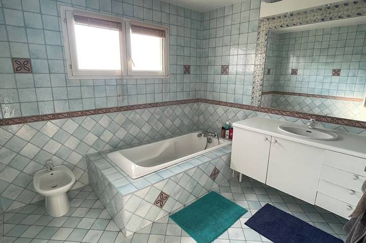 Villa pour 8 personnes, avec jacuzzi ainsi que balcon et jardin, animaux acceptés à Perpignan - 4