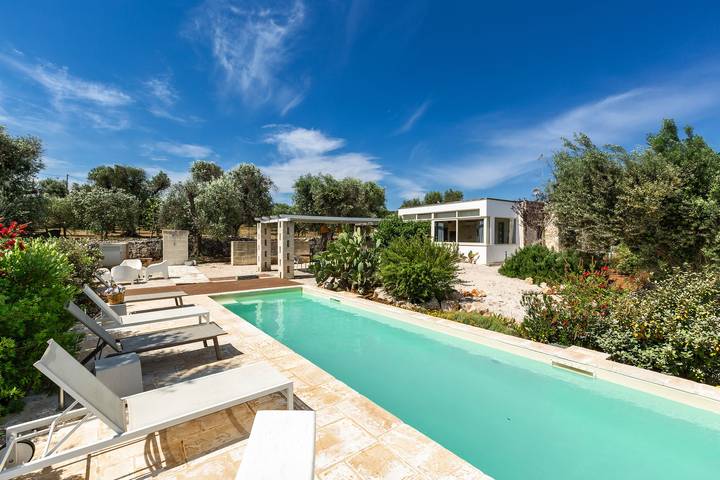 Trullo per 6 persone, con piscina ad Ostuni