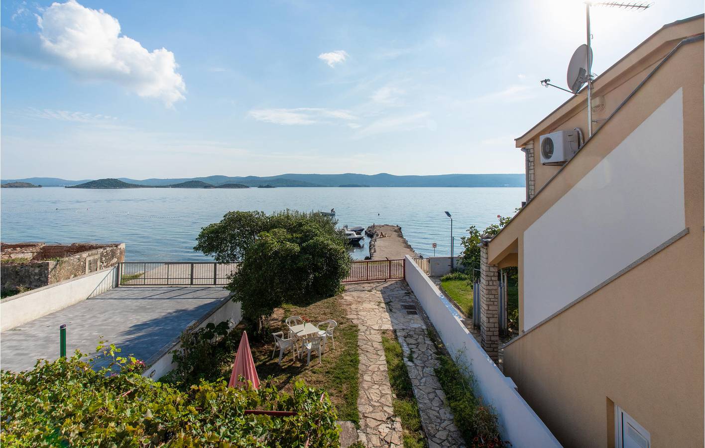 Cijeli apartman za odmor, Apartman za odmor za 5 osoba s terasa in Općina Sveti Filip i Jakov, Zadarska županija