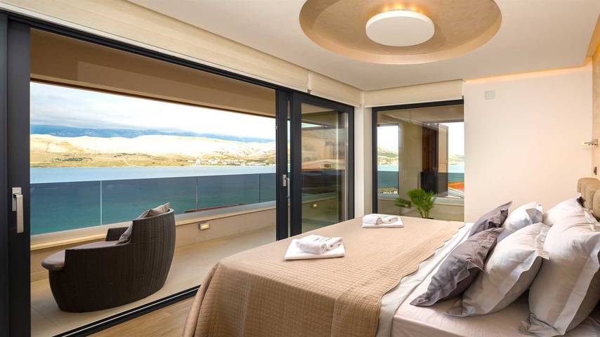 Villa pour 14 personnes, avec sauna ainsi que balcon et piscine dans Pag - 2