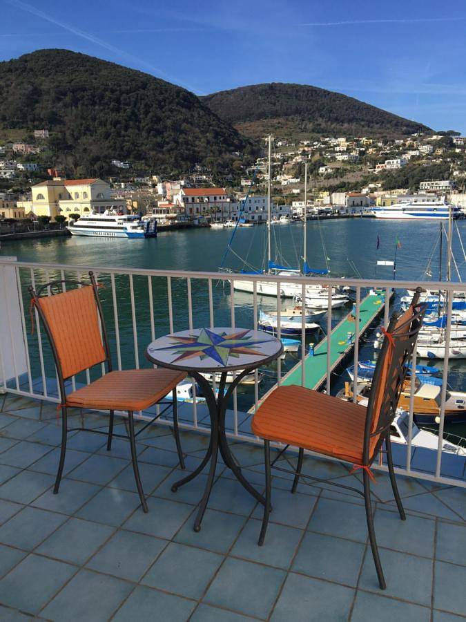 Gîte pour 4 personnes, avec balcon et vue dans Ischia Porto - 2