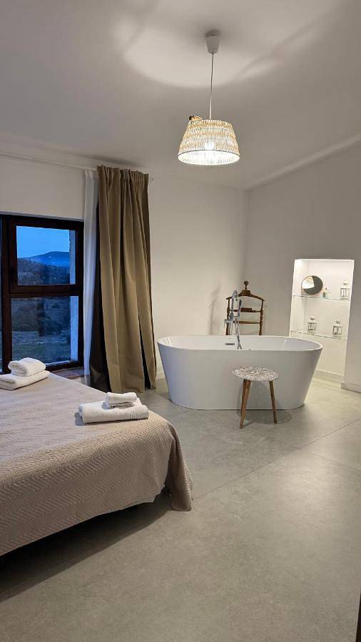 Casa rural para 8 personas, con Jacuzzi y Terraza además de Jardín y Vistas en Alto Maestrazgo - 3