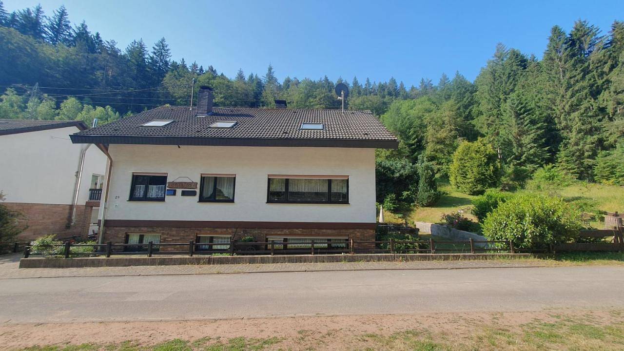 Pension Ernst im Herzen des Pfälzerwaldes mit Küche in Elmstein, Saar-Nahe-Bergland