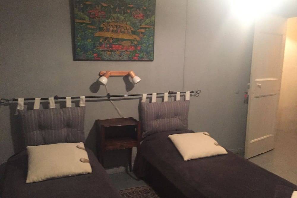 Appartement entier, Gite \" Montagne d'Alaric A \" in Moux, Région de Carcassonne