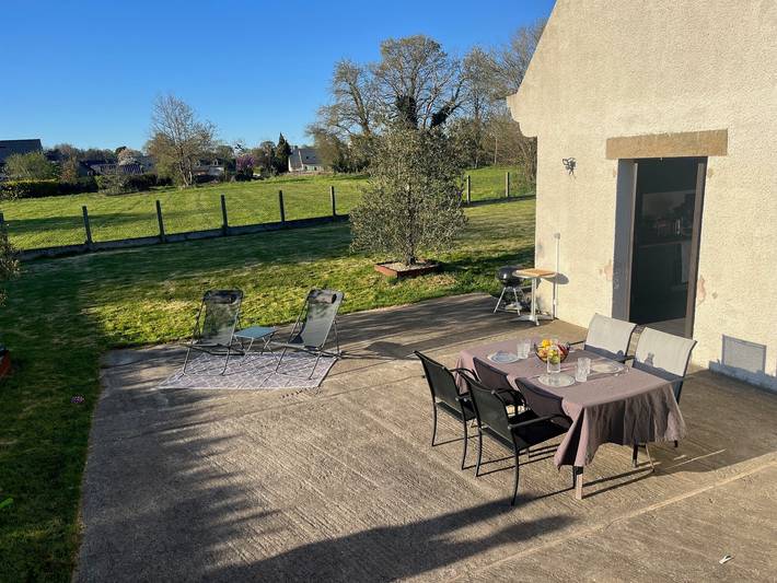 Villa "Quiet House near Dinan" with Private Terrace, Garden, and Wi-Fi in Aucaleuc, Dinan Området