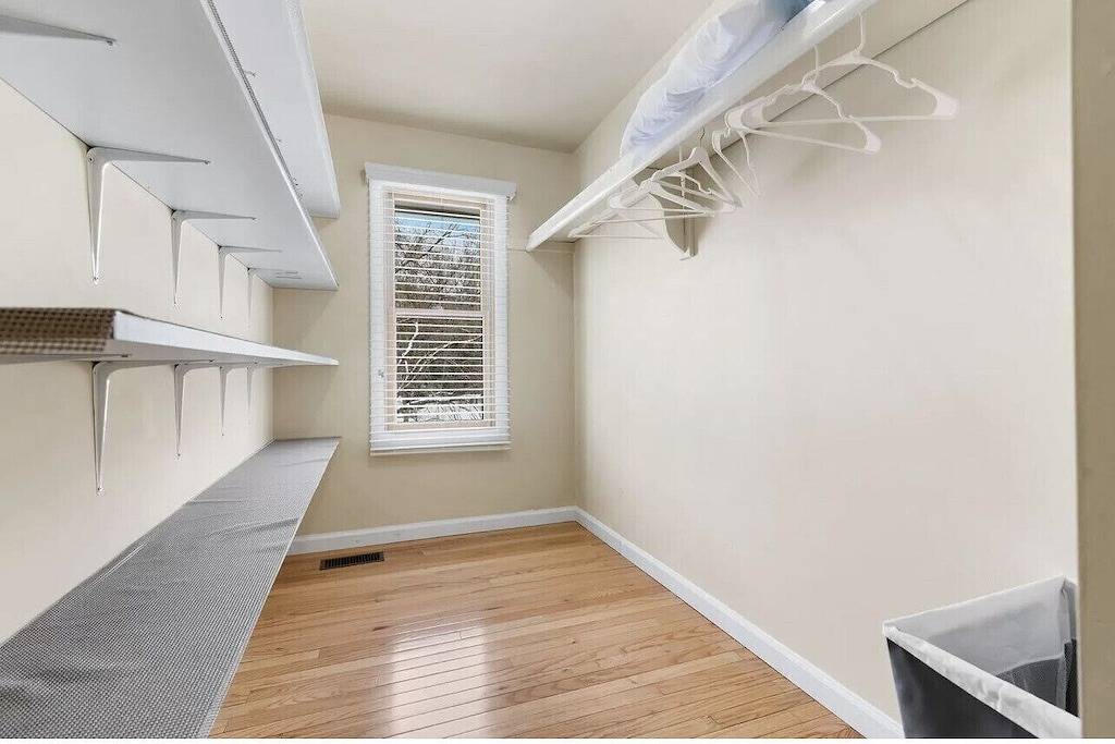 Villa Patricia ideal for long term stays-near lakes in Bloomfield Township, Oakland County