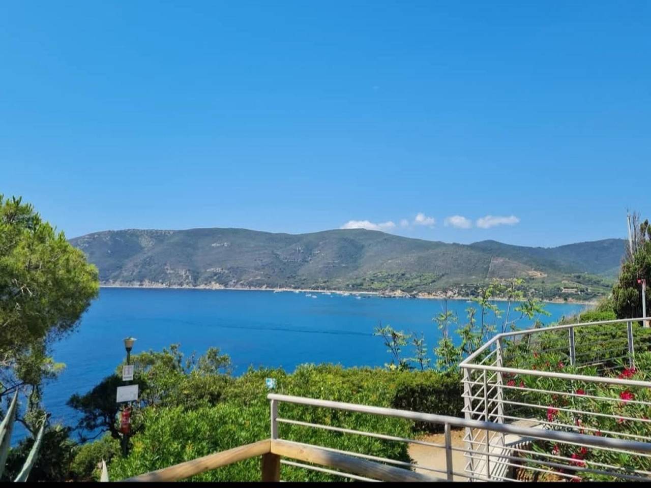 Ganze Ferienwohnung, Apt. Trudy , Charme nur ein paar Schritte vom Meer entfernt in Lacona, Elba