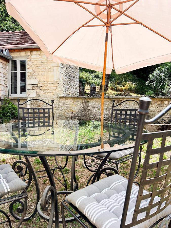 Gîte pour 4 personnes, avec jardin, animaux acceptés à Molosmes