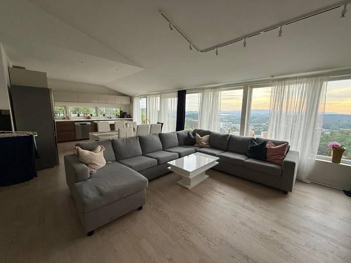 Ferienhaus für 10 Personen, mit Ausblick und Pool sowie Terrasse, mit Haustier in Bergen