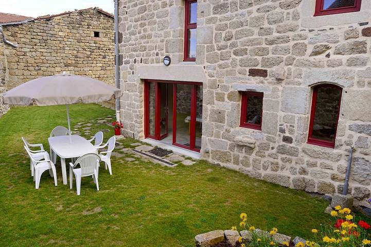Gîte pour 6 personnes, avec jardin à Saint-Étienne-du-Vigan