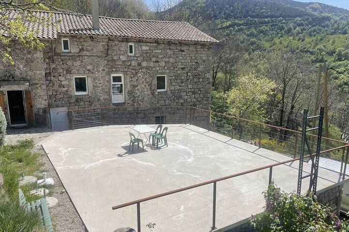 Gîte pour 10 personnes dans Péreyres