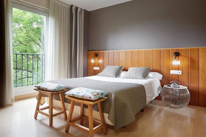 Hôtel pour 10 personnes, avec Terrasse et Jardin à Huarte