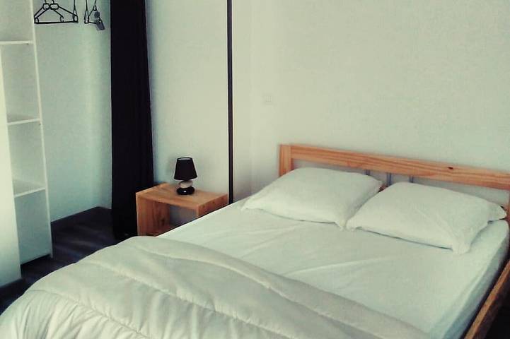 Location de vacances pour 8 personnes, avec terrasse et jardin à Les Moitiers-d'Allonne - 4