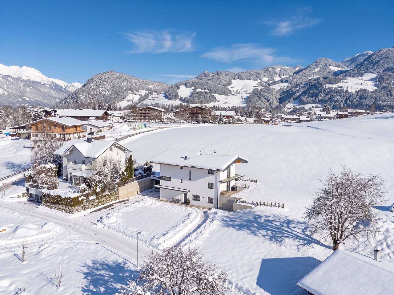 Ganze Wohnung, Moderne Ferienwohnung mit Sonnenterrasse in Reith im Alpbachtal, Kaisergebirge