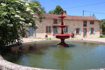 Gîte pour 12 personnes, avec jacuzzi et piscine ainsi que terrasse et jardin dans Haute-Vienne