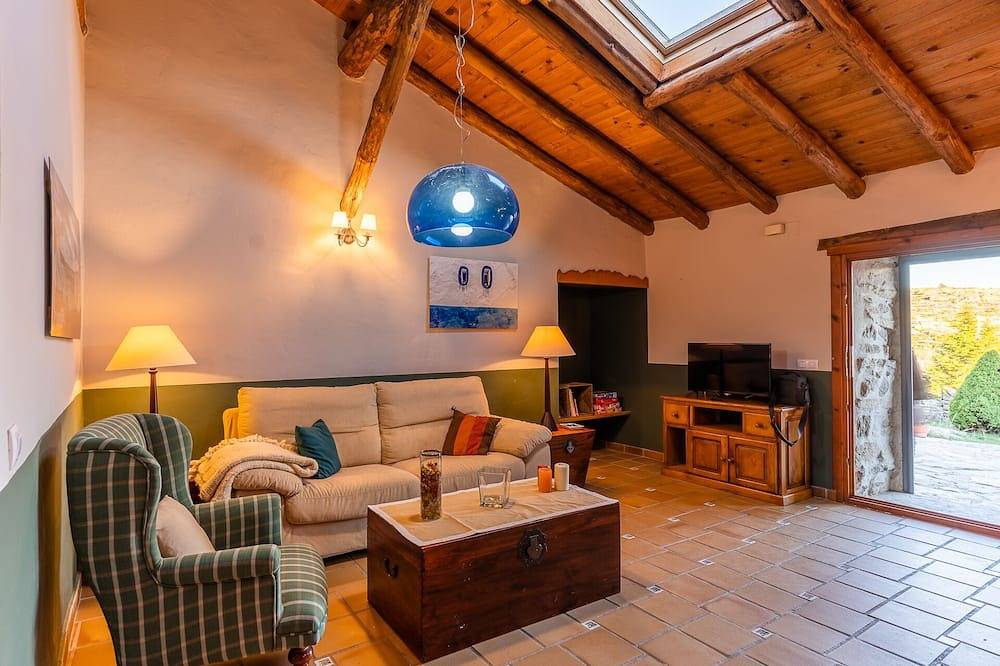 Appartement entier, Appartement-Sdb privée avec baignoire à jets in Navarredonda de Gredos, Région d'Ávila