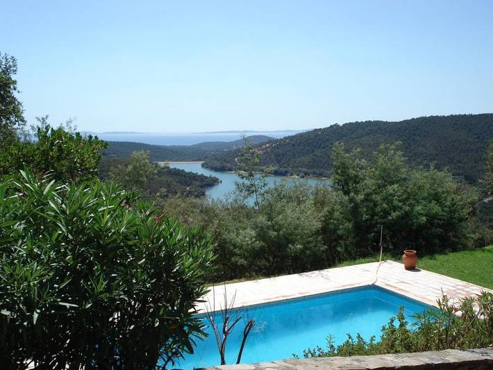 Villa pour 8 personnes, avec vue sur le lac et piscine ainsi que jardin et vue, animaux acceptés à Bormes-les-Mimosas - 4