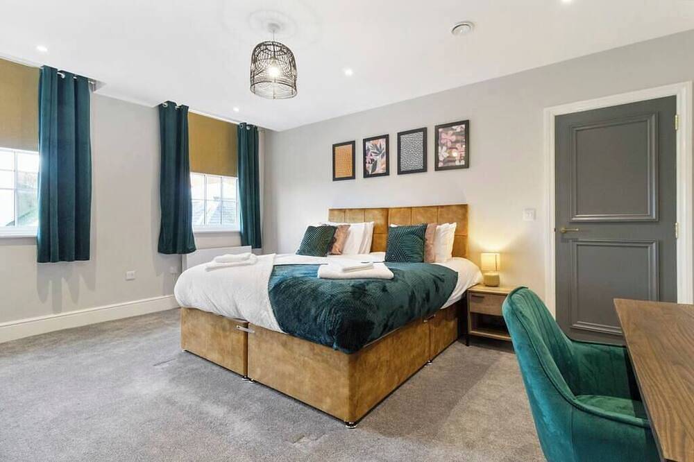 Entire apartment, Whiskawaystays Victoria House Apartment 4 in Worcester, Worcestershire