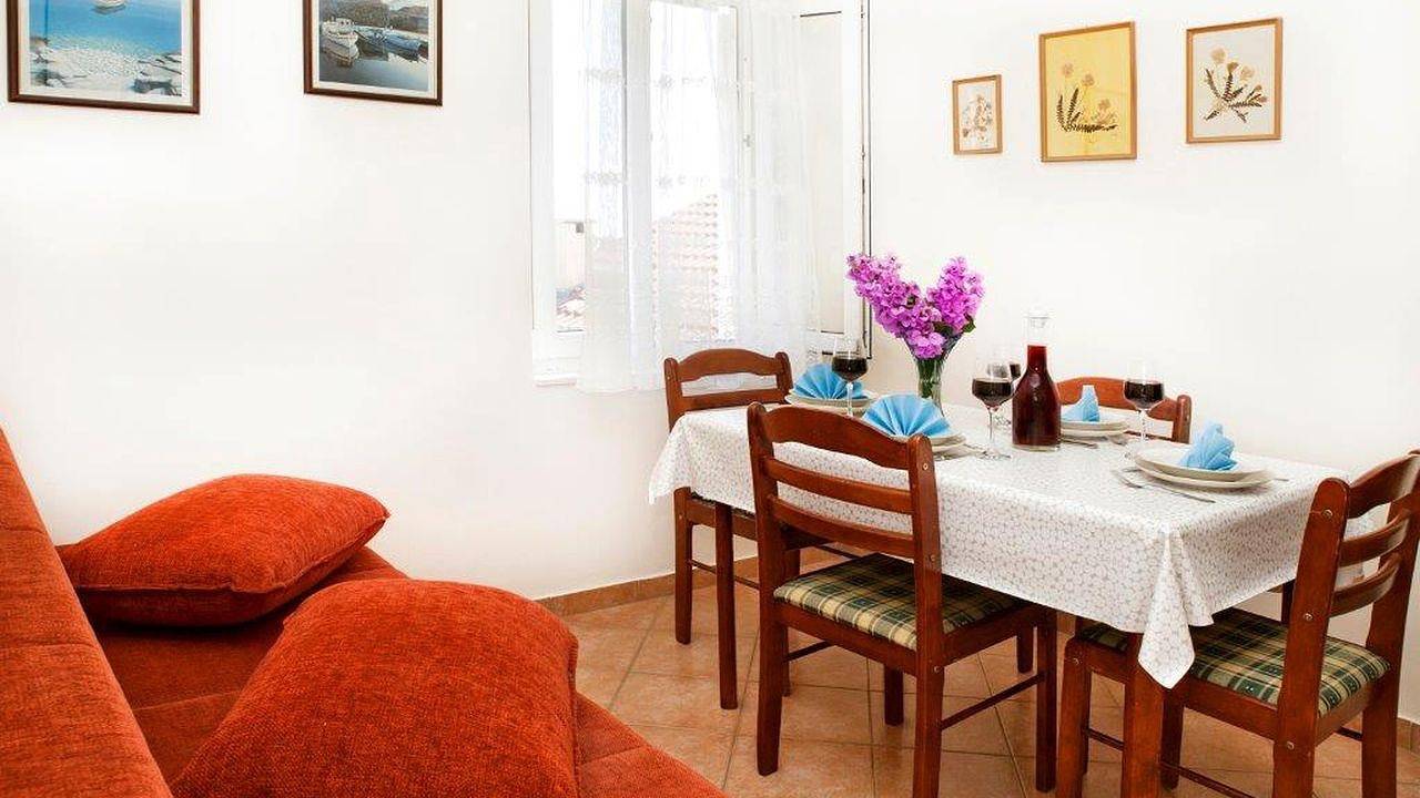 Ganze Ferienwohnung, Ferienwohnung für 4 Personen (38 m²) in Pisak in Pisak, Split-Dalmatien