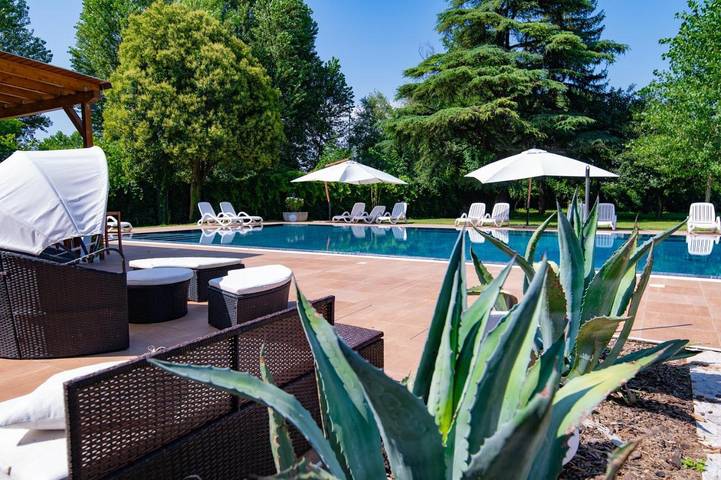 Casa vacanza per 3 persone, con Terrazza e Giardino nonché Piscina e Panorama a San Martino Buon Albergo
